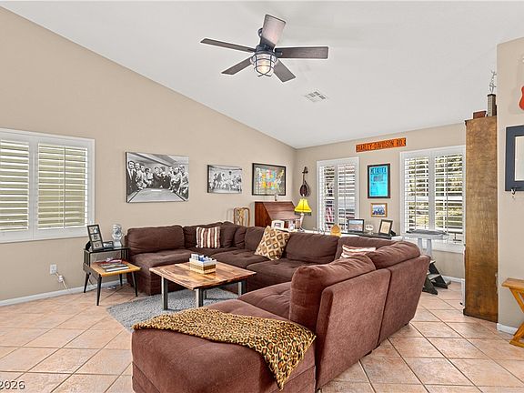 4th image of 176 Ridge Crossing Ave