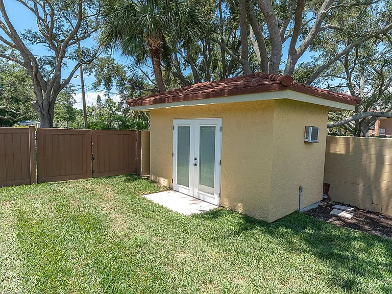 5810 Bahama Shores Dr S — Photo 71