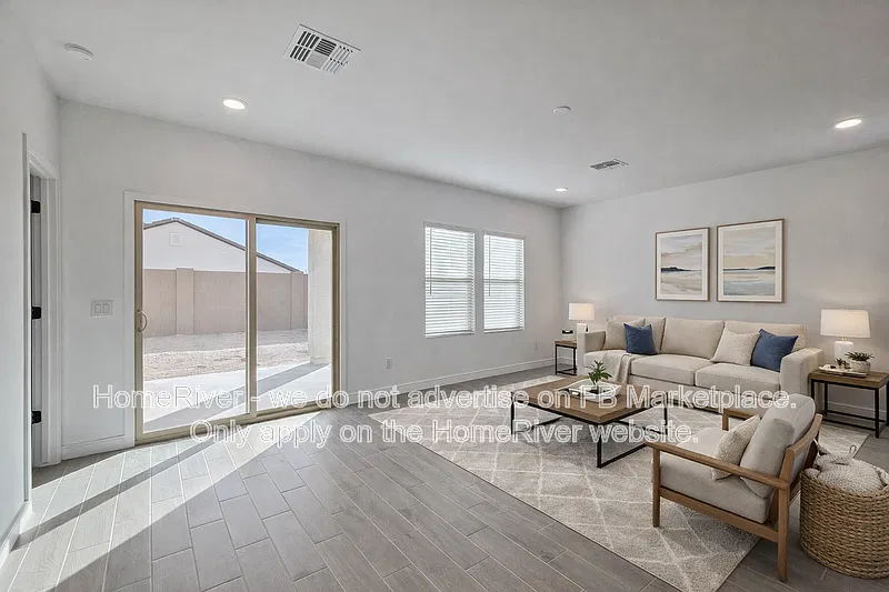 4 bed, 2.0 bath, 1600 sqft, $1,995 — Photo 3