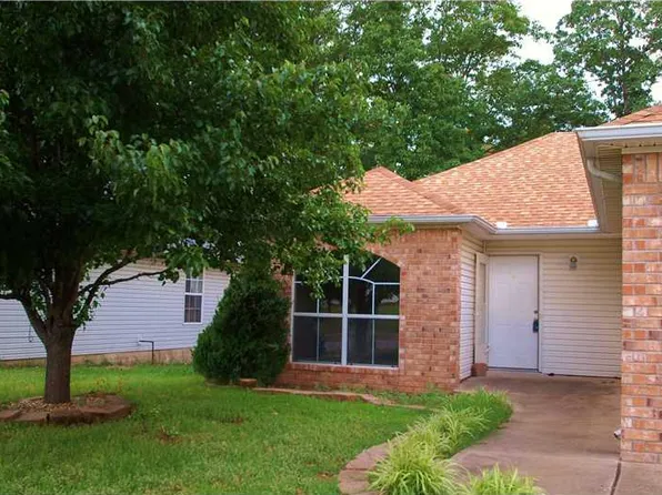 1505 Crescent St, Bentonville, AR 72712