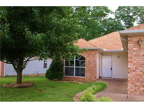 1505 Crescent St Photo 1 1505 Crescent St Photo 1