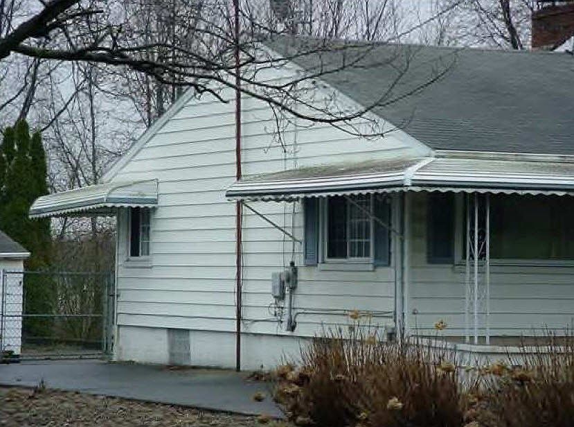 2nd image of 1539 Westover Dr SE
