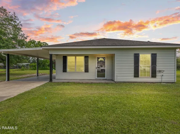 1110 Poydras Pl, Breaux Bridge, LA 70517