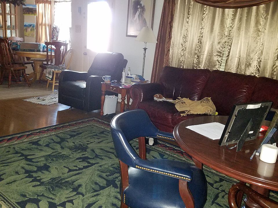 2nd image of 1122 Denise St