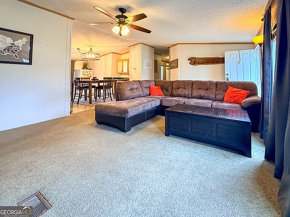 5th image of 551 Hester Rd