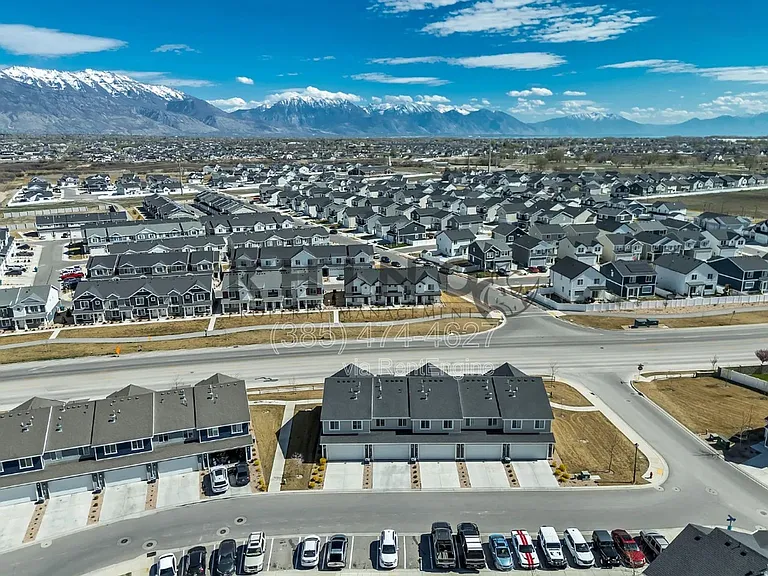 880 N Herman Dr — Photo 28