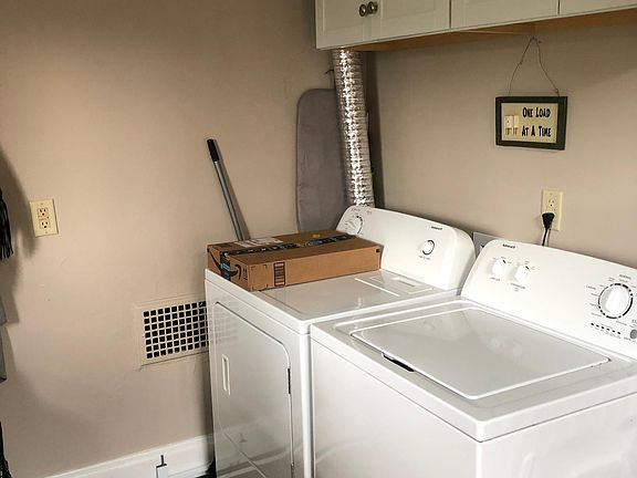 Mudroom/laundry room