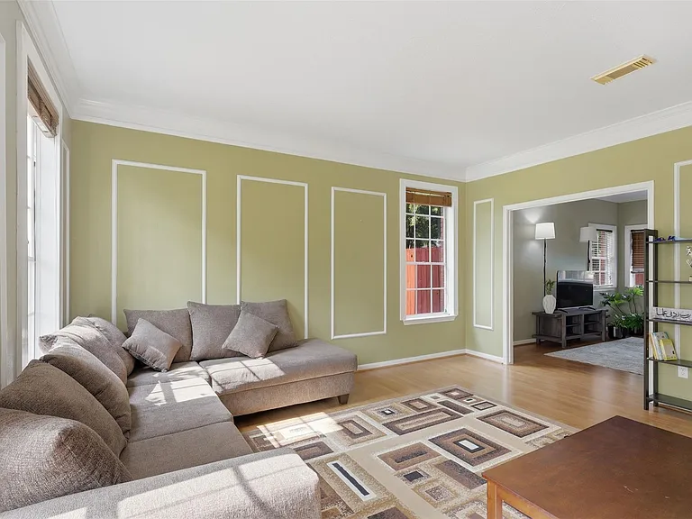 2114 Gentryside Dr — Photo 10
