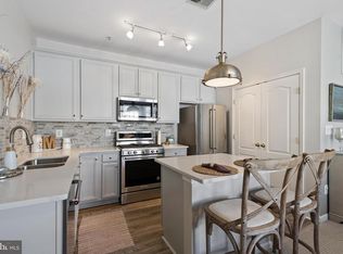 5064 Donovan Dr #426, Alexandria, VA 22304