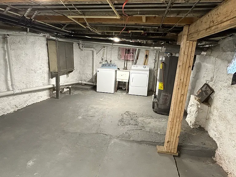 516 Woodbourne Ave — Photo 24