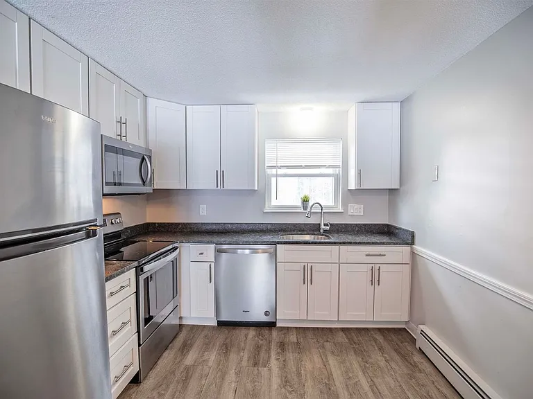 205 Main St. — Photo 3