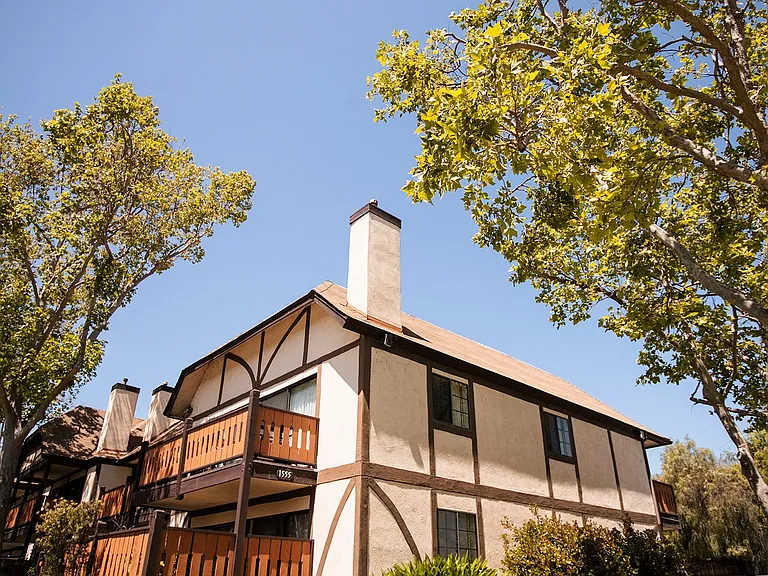 Oak Park Apartments — Photo 14