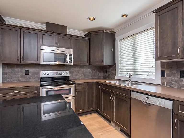 8491 Piper Cres #6 — Photo 12