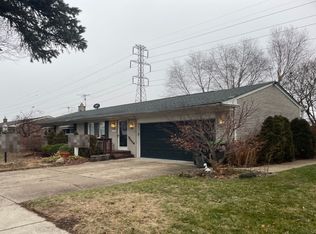 11633 Ran St, Taylor, MI 48180