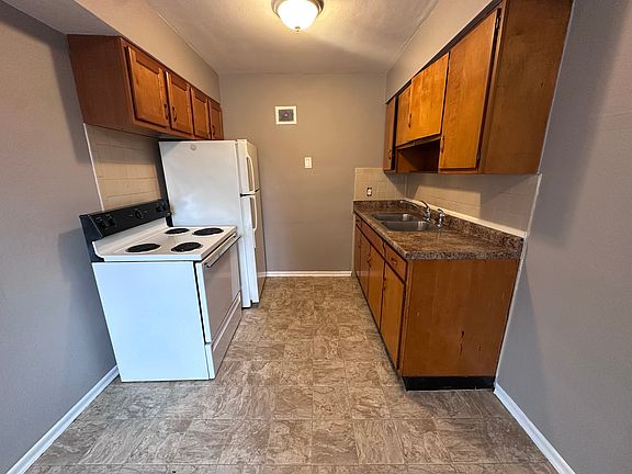 3rd image of 3115 Cherokee St APT 11