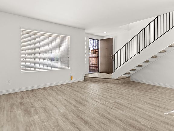 4th image of 420 Toyne St