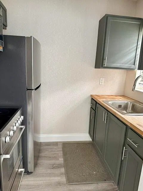 1 bed, 1.0 bath, 500 sqft, $1,995 — Photo 2