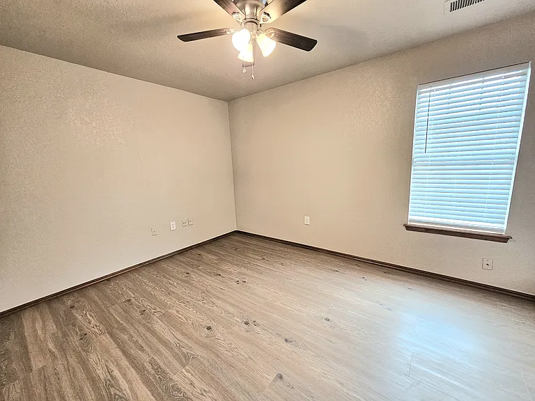 2602 Lonnie Ln — Photo 11