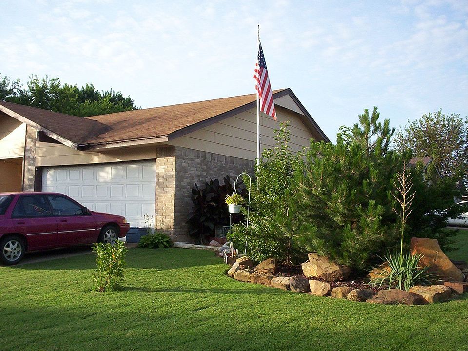 CORNER LOT