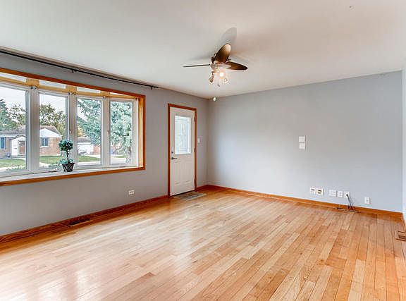 3rd image of 2426 Westbrook Dr