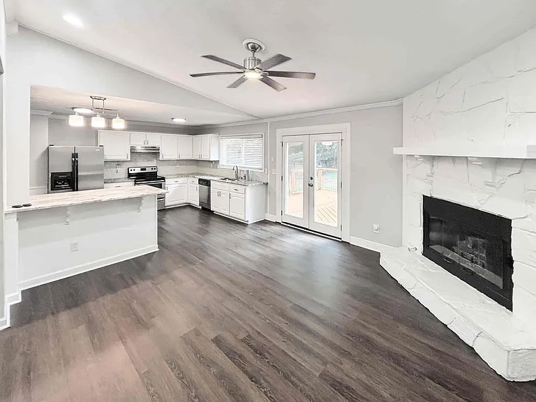 1552 Blackwell Rd — Photo 6