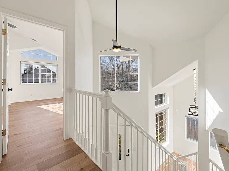 466 Len Cir — Photo 16