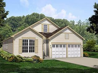 8 Clemens Dr, Clifton Park, NY 12065