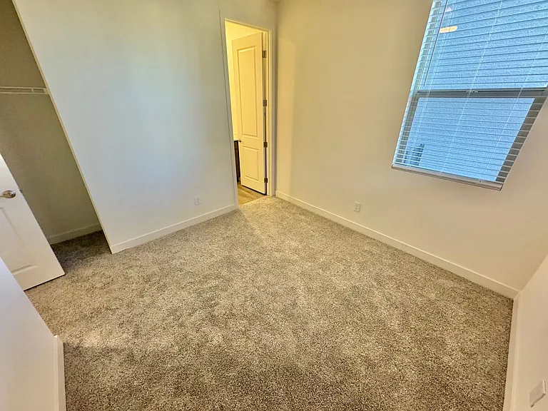 1548 Little Penguin St — Photo 32