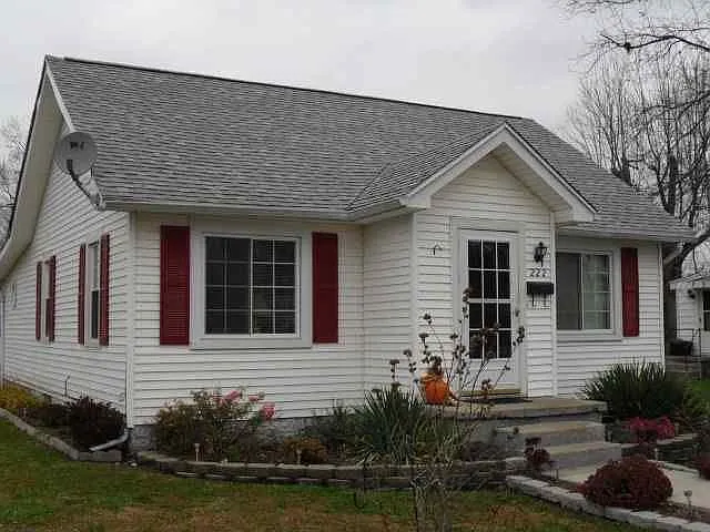222 W Lincoln St photo 1