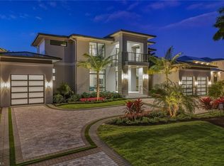 405 Putter Point Dr, Naples, FL 34103