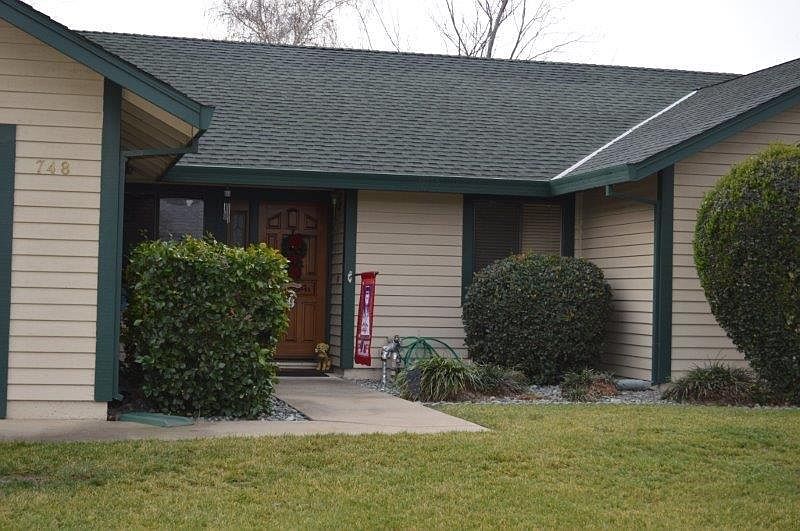 1st image of 748 Teakwood Dr