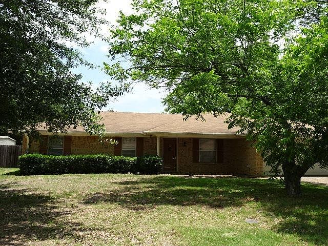 1st image of 1004 Fairway Ln