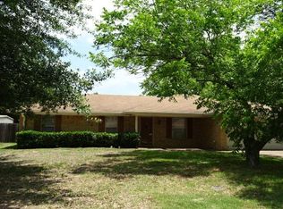 1004 Fairway Ln, Mexia, TX 76667