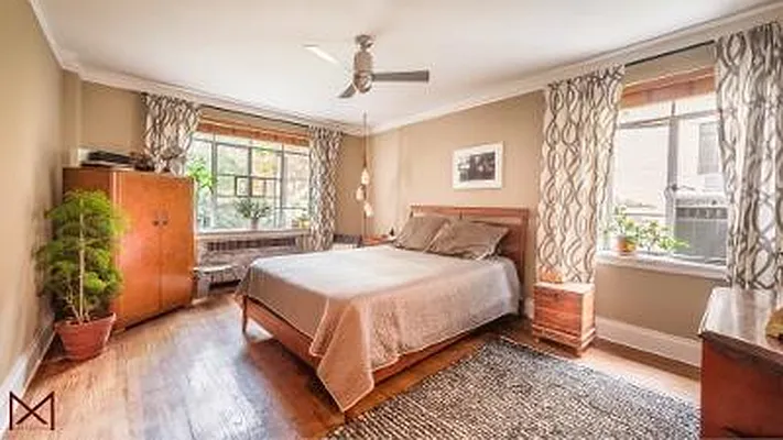 Sold by Bank Neary | media 23