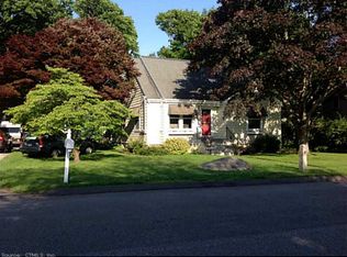 100 Ocean View Ave, Mystic, CT 06355