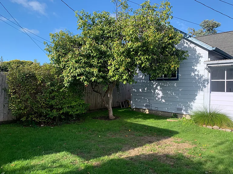 1875 Blakeslee Ave — Photo 9