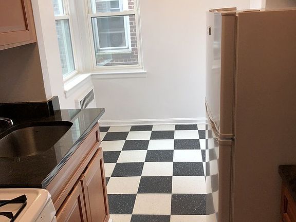 5th image of 3352 85th St APT 301