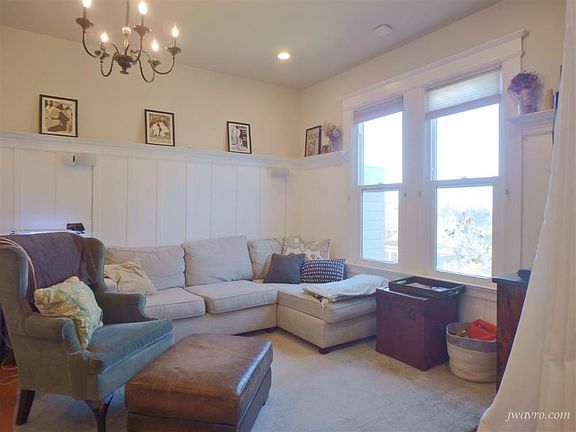 3rd image of 25 Cortland Ave