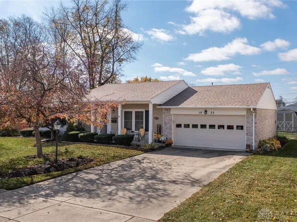 1032 Crestview Dr, Troy, OH 45373