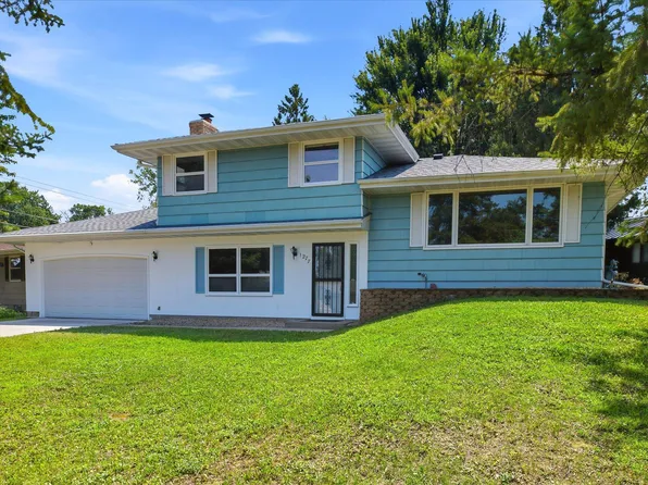 1277 Imperial Ln, New Brighton, MN 55112
