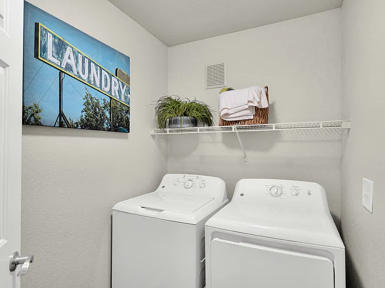 Catherine Townhomes — Photo 11