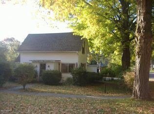 202 E Pine St, Edmore, MI 48829