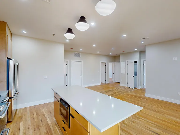 145 Sutherland Rd #3 — Photo 4
