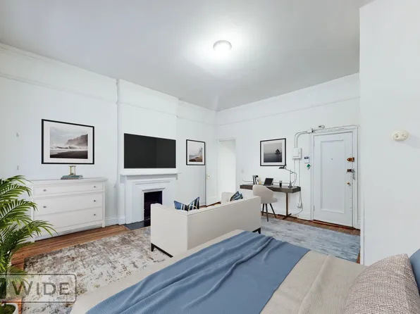 146 East 46th Street image 2 of 10