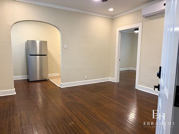 2nd image of 200 E Dewey Pl APT 6