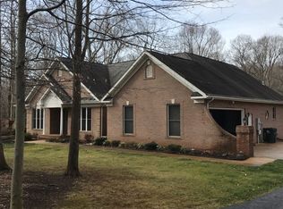 10836 Henderson Rd, Fairfax Station, VA 22039