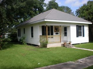 830 Marion St, Port Neches, TX 77651