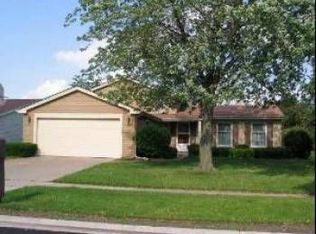 1271 Radcliffe Rd, Buffalo Grove, IL 60089