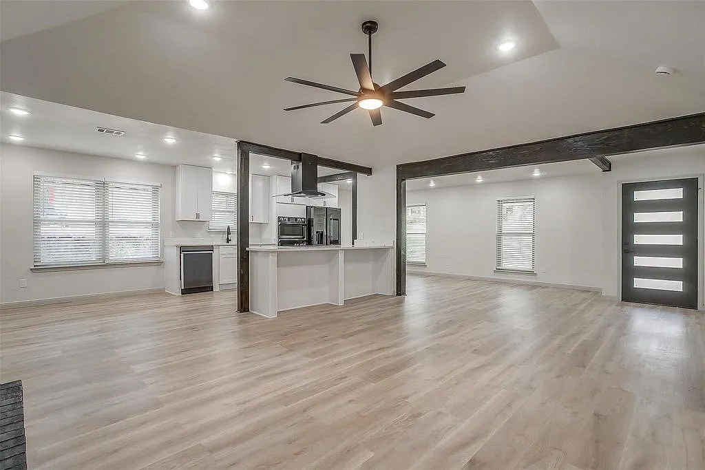 4 bed, 1761 sqft, $2,300 — Photo 4