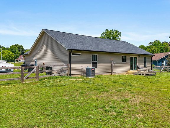 3rd image of 210 County Road 793